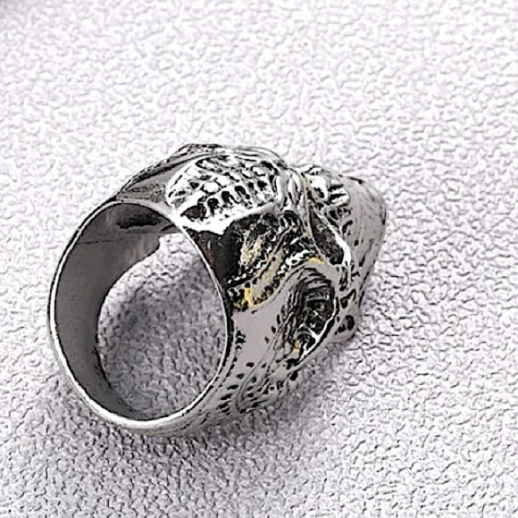 STAINLESS STEEL SKULL RING - Picture 4 of 4